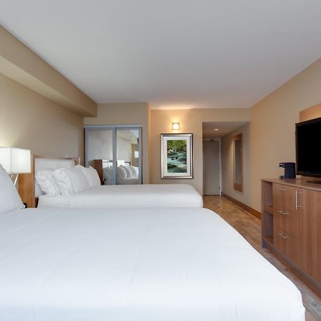Holiday Inn Express Hotel & Suites Uptown Fredericton By Ihg Exterior photo