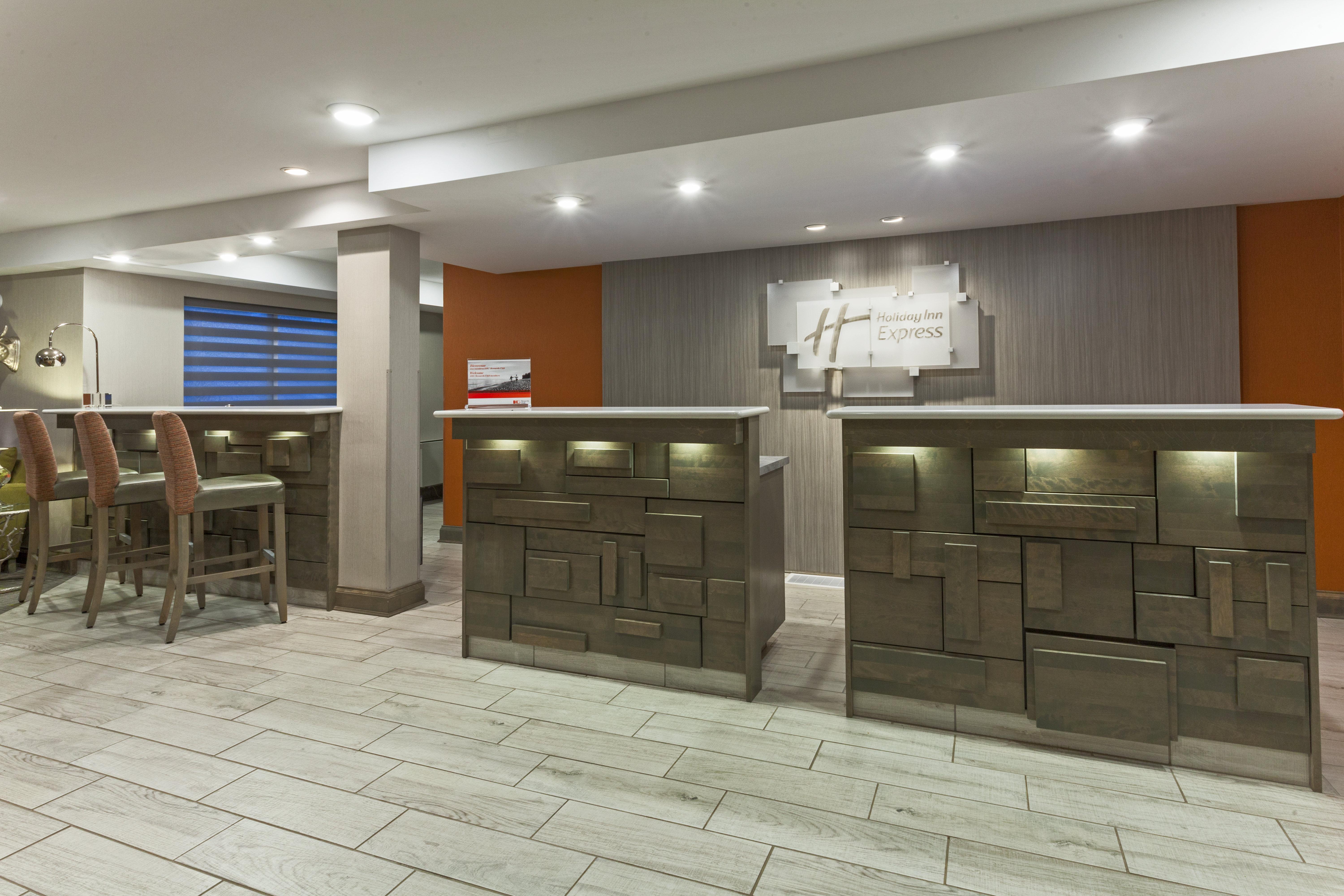 Holiday Inn Express Hotel & Suites Uptown Fredericton By Ihg Exterior photo