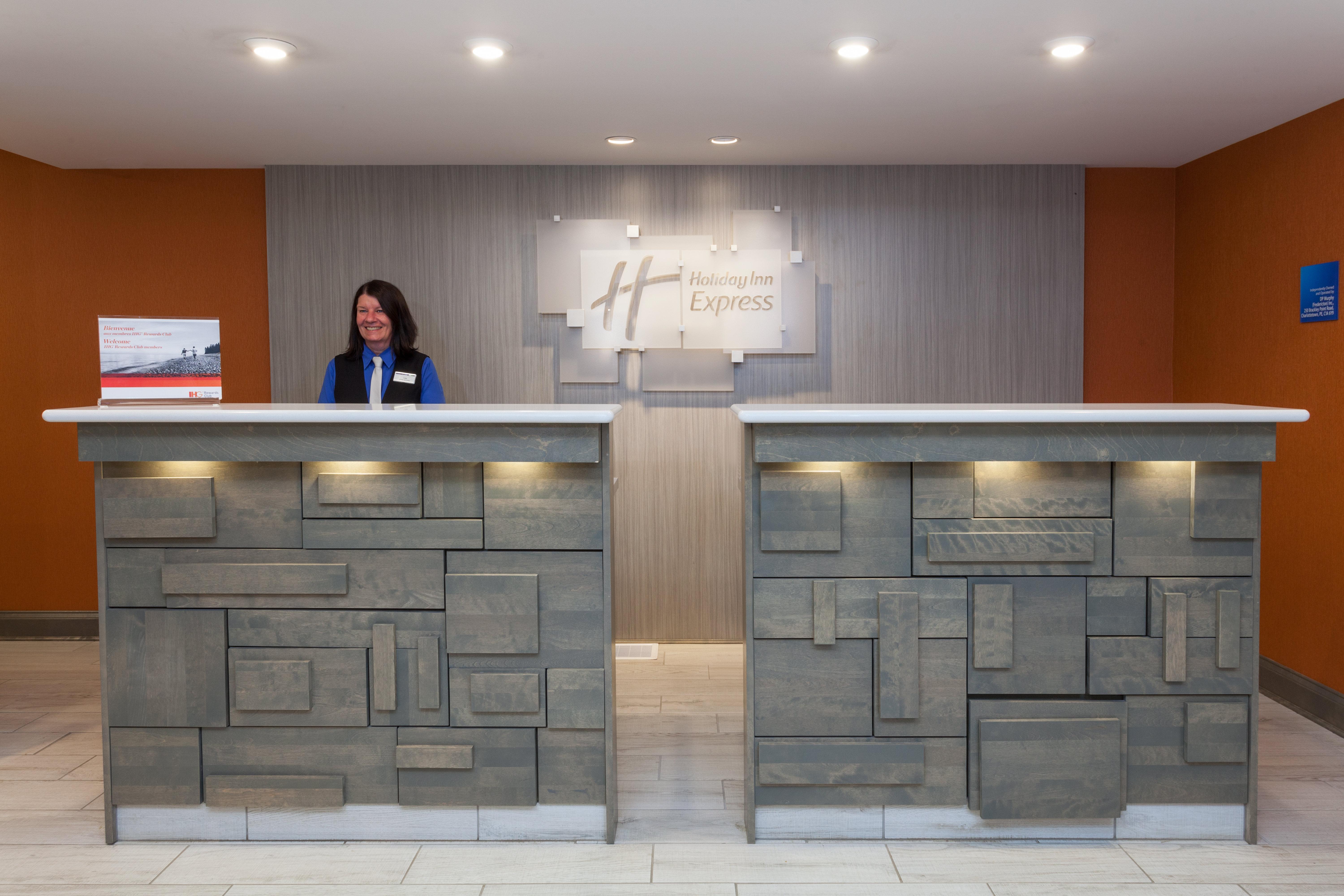 Holiday Inn Express Hotel & Suites Uptown Fredericton By Ihg Exterior photo