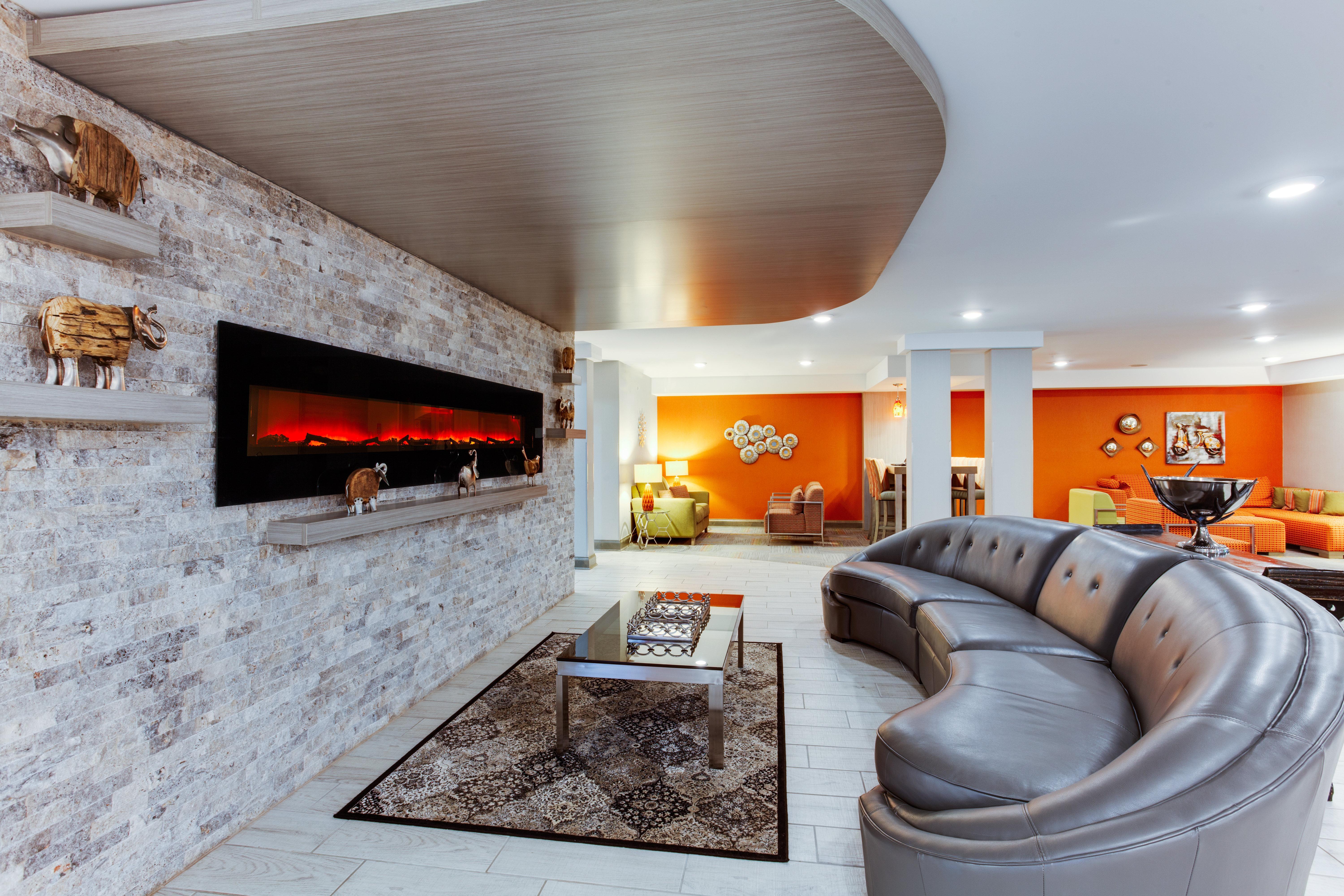Holiday Inn Express Hotel & Suites Uptown Fredericton By Ihg Exterior photo
