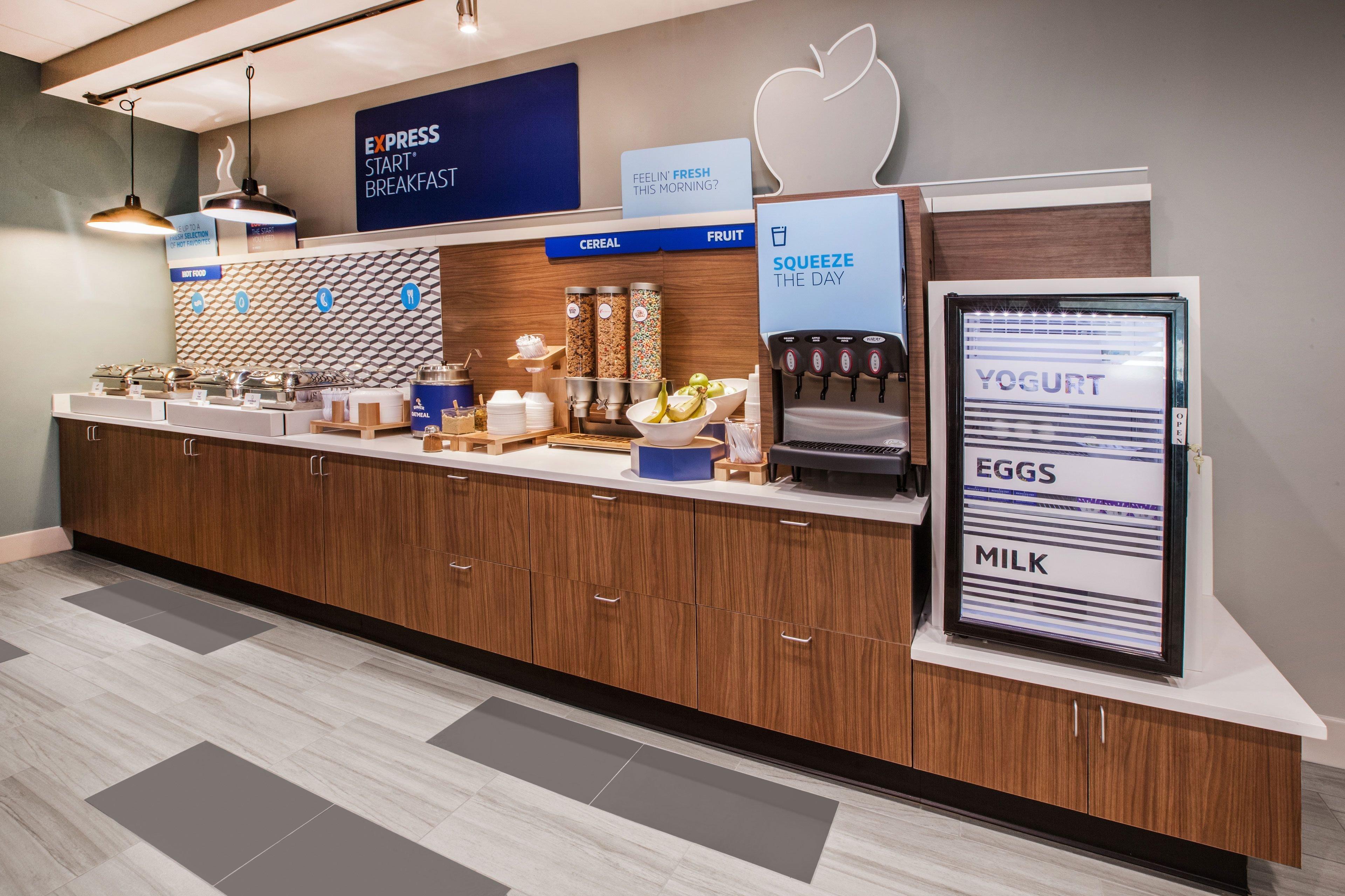Holiday Inn Express Hotel & Suites Uptown Fredericton By Ihg Exterior photo