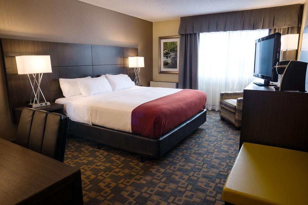 Holiday Inn Express Hotel & Suites Uptown Fredericton By Ihg Exterior photo
