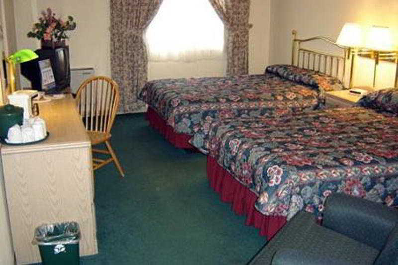 Holiday Inn Express Hotel & Suites Uptown Fredericton By Ihg Room photo