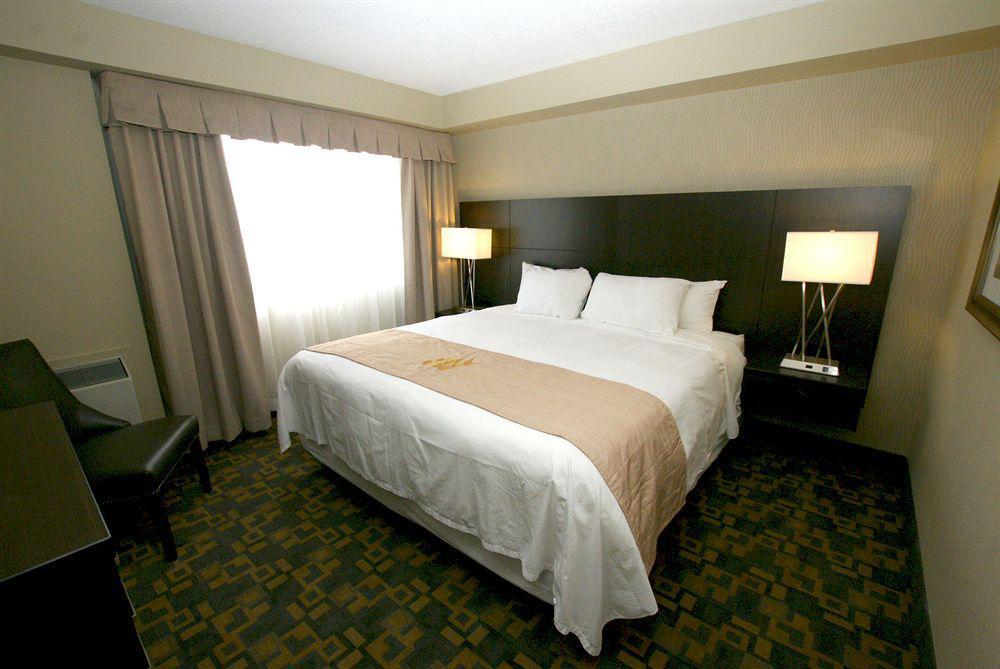 Holiday Inn Express Hotel & Suites Uptown Fredericton By Ihg Exterior photo